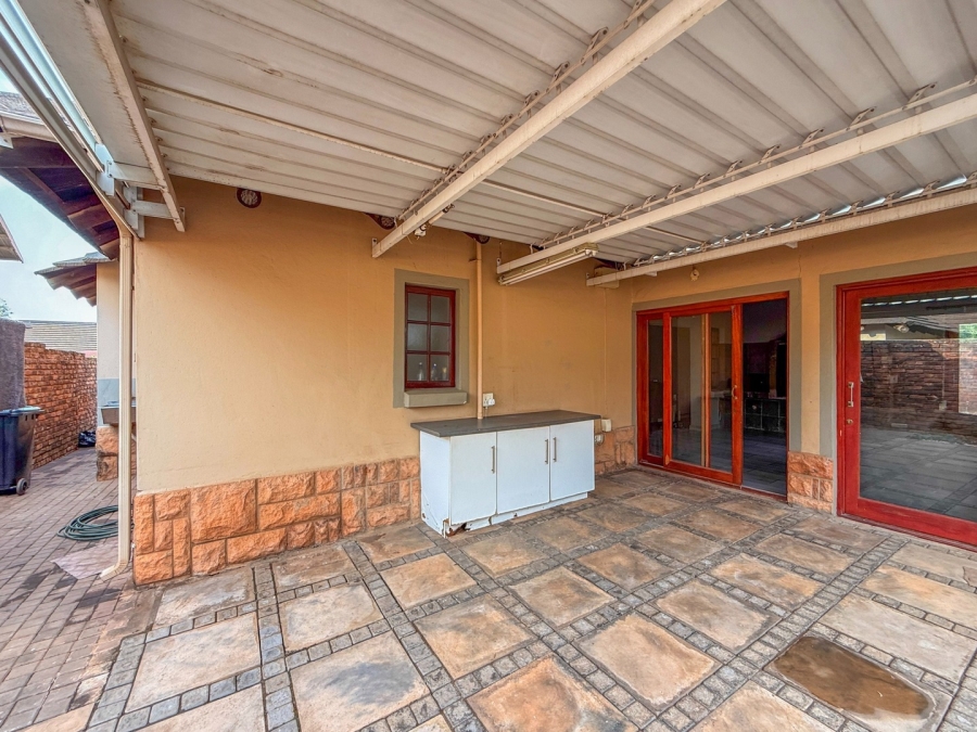 3 Bedroom Property for Sale in Melodie North West